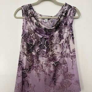 White house Black market top size medium